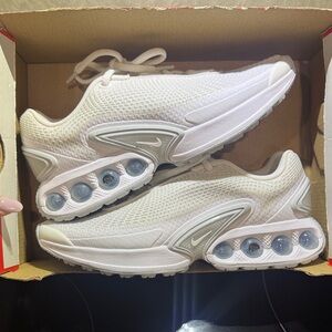 Nike Women's Air Max Dn